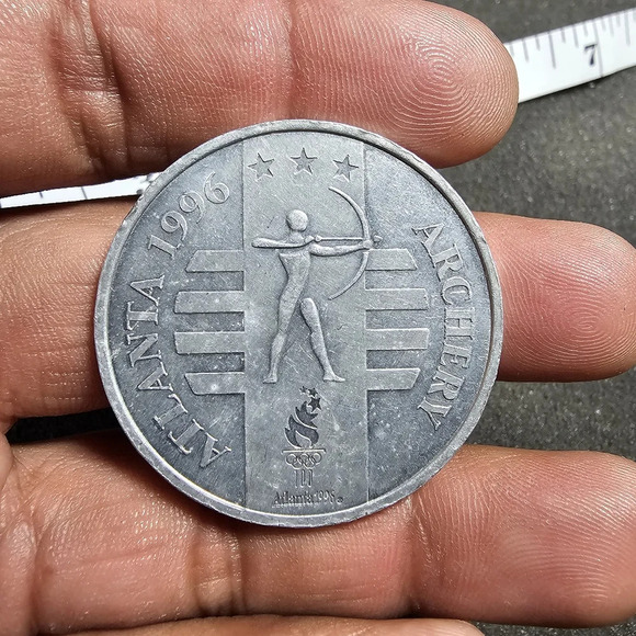 1996 Atlanta Olympics General Mills Archery Token Challenge Coin Silver Tone sho - Picture 1 of 7